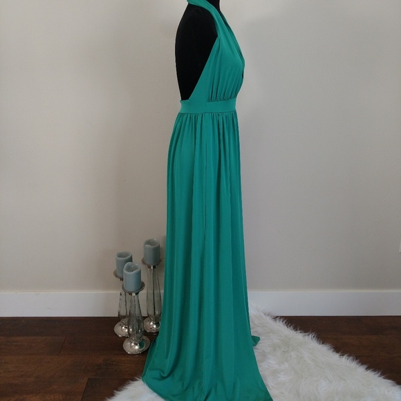 🆕SALE Emerald Halter Formal with front slits - Picture 4 of 6